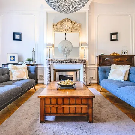 The Gorgeous Hyper Center Private Garden Apartment *