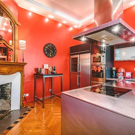 The Gorgeous Hyper Center Private Garden Apartment