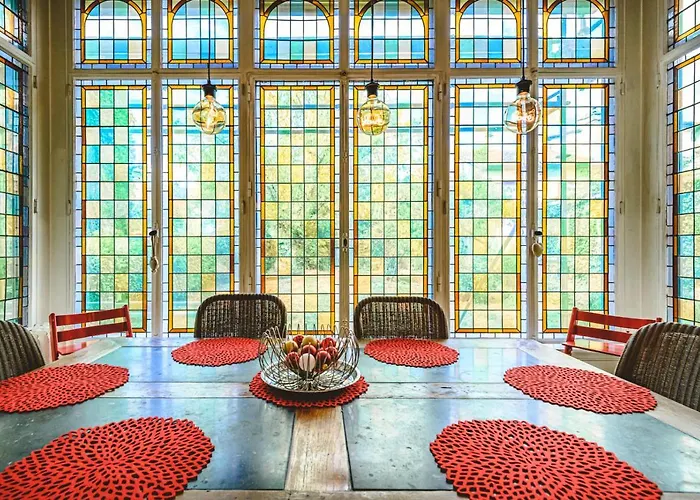 The Gorgeous Hyper Center Private Garden Apartment *