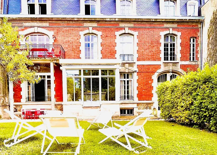 The Gorgeous Hyper Center Private Garden Apartment